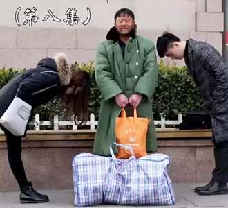【董事长破产被落井下石高中生知恩图报感动】校长高中洪山图片