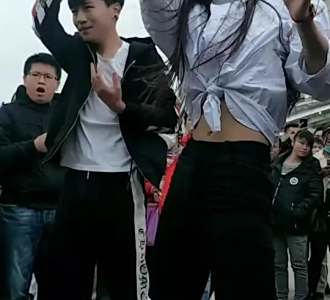 【和男朋友一起跳舞】视频直播-YY磨边机视频图片