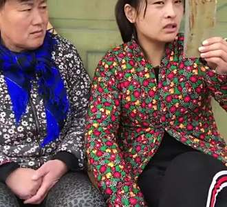 【儿媳妇买的视频】视频直播-YY棉袄姆卡通艳图片