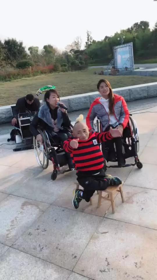 追梦之家残疾人艺术团视频全集_追梦之家残疾