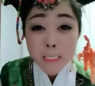 【甄嬛传后续华妃没死咬嘴唇魅惑皇上】视频直