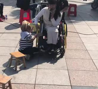 追梦之家许美分享的小视频