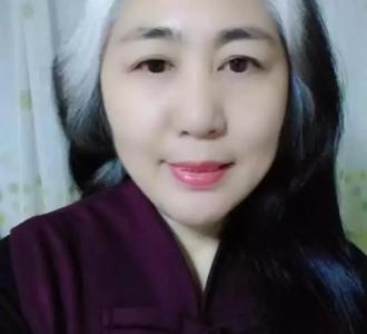 【大娘倒弄的不好意思了解释说我不是故意的o